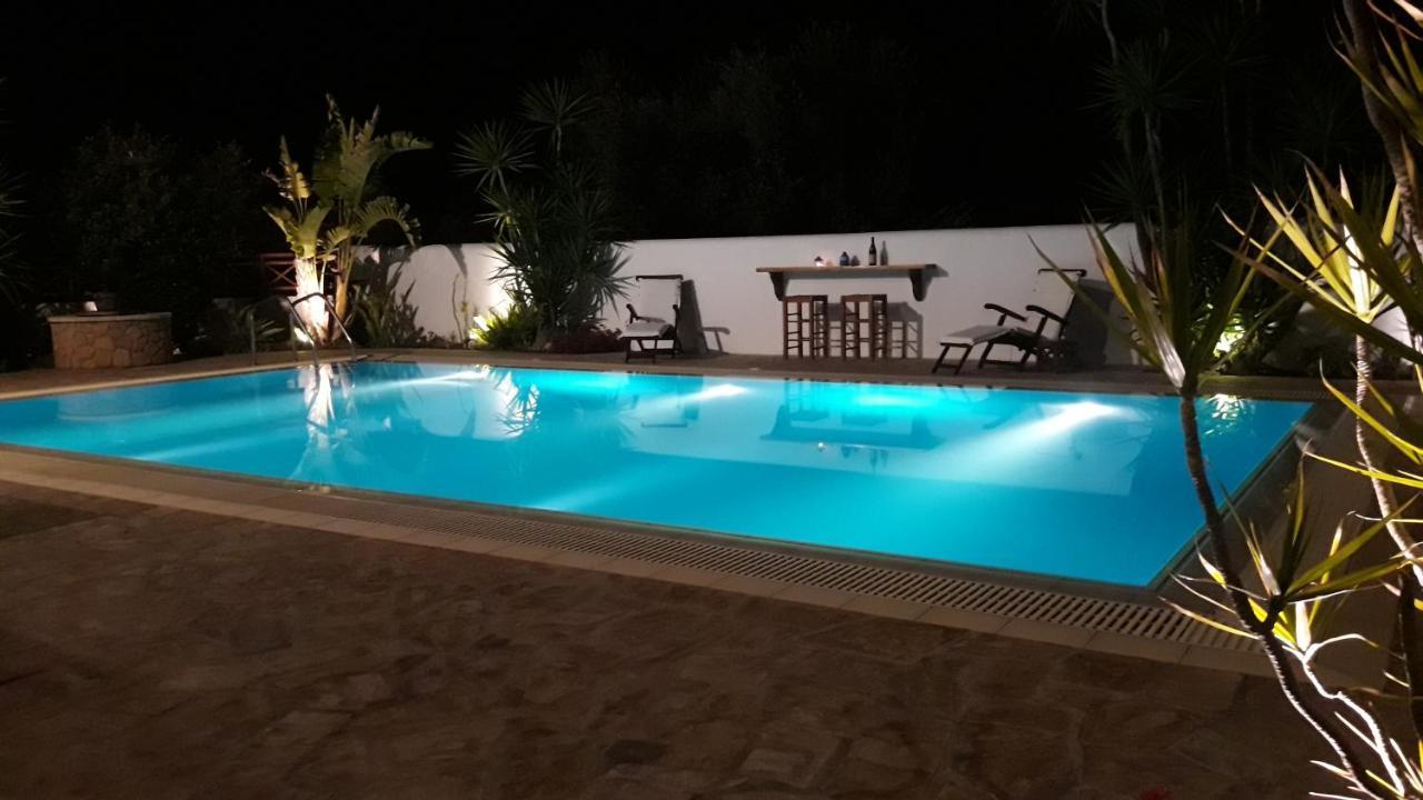 Villa Almyra Aegina Buitenkant foto